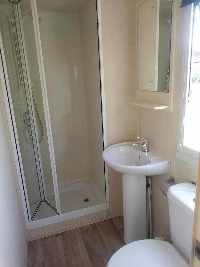 Rose Corner Apartment Axminster Ngoại thất bức ảnh